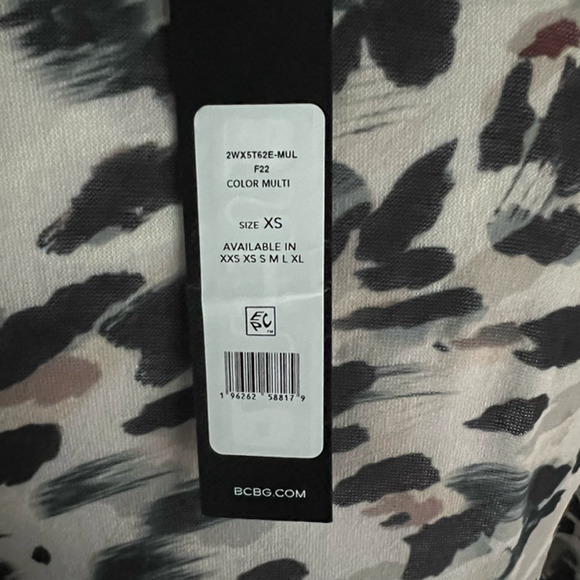 BCBGMaxAzria Turtleneck Top Leopard Print, NWT-Size XS - Picture 6 of 10